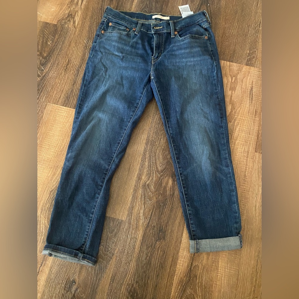 Levi’s Boyfriend Jean Size 28